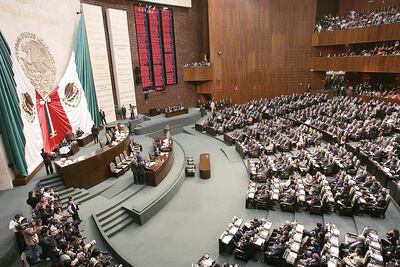 Avalan diputados ley de deuda; va al Senado