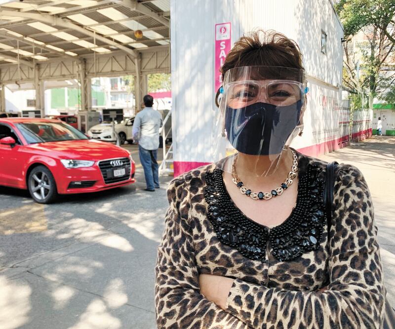 Cecilia Salazar cuenta que sacó sin problema la cita para verificar por internet. EBRENICE FREGOSO. EL UNIVERSAL