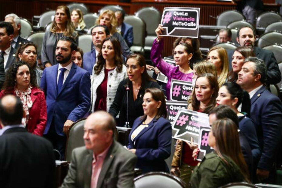 Fernández Noroña llama "bocona" y pide "darle una chinga" a diputada; ella lo denunciará y pide protección