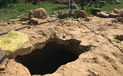 Se abre socavón en jardín de Naucalpan