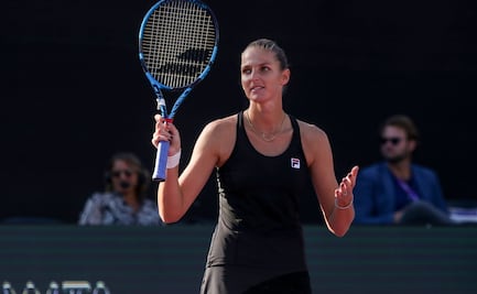 Karolina Pliskova sufre, pero vence a Krejcikova en las WTA Finals