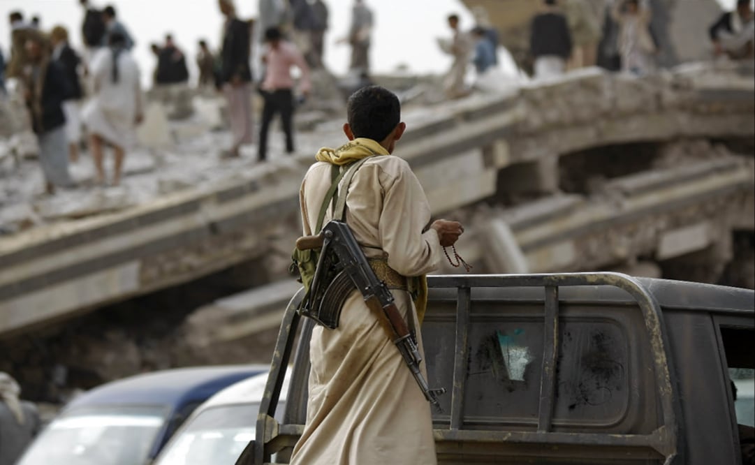 More than 100,000 people have died as a result of coalition attacks on the Houthi rebels allegedly supported by Iran - Photo: Hani Mohammed/AP