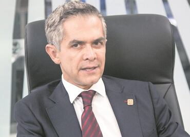 Mancera realiza donativo a damnificados por sismo