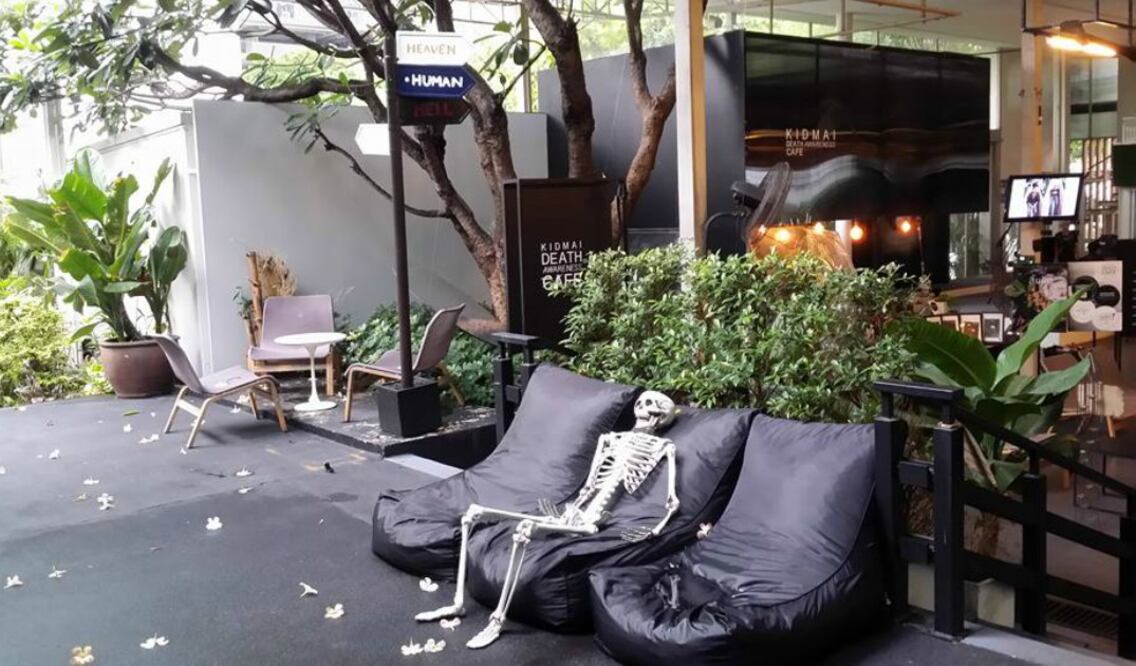 Kid Mai Death busca que sus clientes reflexionen acerca de la muerte. (Foto: Facebook Kid Mai Death Cafe)