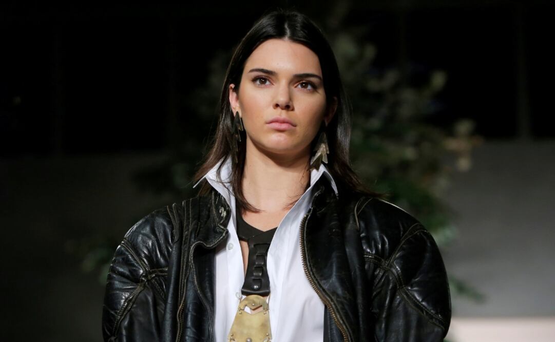 Kendall Jenner protagonizó un video que causó gran revuelo por su contenido Foto:AP
