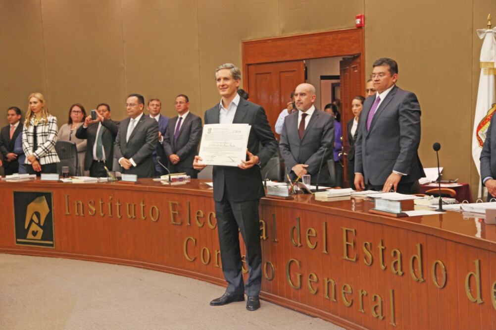 El 8 de agosto el Consejo General del Instituto Electoral del Estado de México (IEEM) entregó la constancia de mayoría a Alfredo del Mazo Maza (ARCHIVO EL UNIVERSAL)