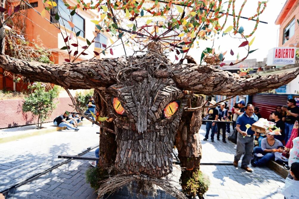 Ni la lluvia para el festejo en Tultepec