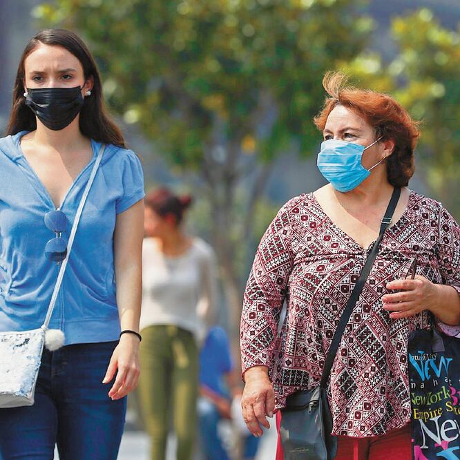 Especialistas en temas ambientales coincidieron en que las partículas suspendidas PM2.5 son tan finas que pueden atravesar la tela de los cubrebocas sencillos, y más si éstos se humedecen. DIEGO SIMÓN SÁNCHEZ. EL UNIVERSAL