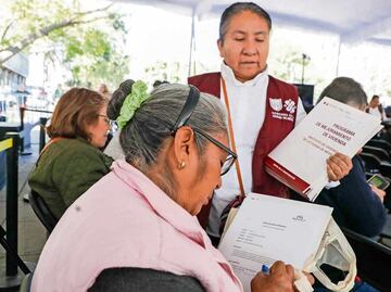 Entregan 783 créditos para mejorar viviendas