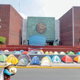 CNTE exige crear 13 mil plazas para maestros