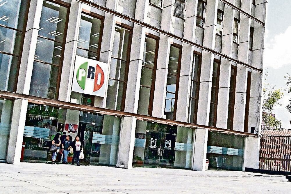 Plazo. Los militantes del PRI tienen hasta el 27 de enero para entregar la documentación requerida por el partido. (ARCHIVO EL UNIVERSAL)