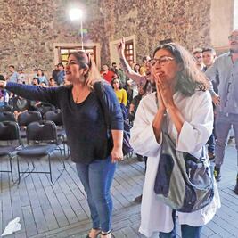 Creadores critican que Bellatin faltara a foro por desinterés