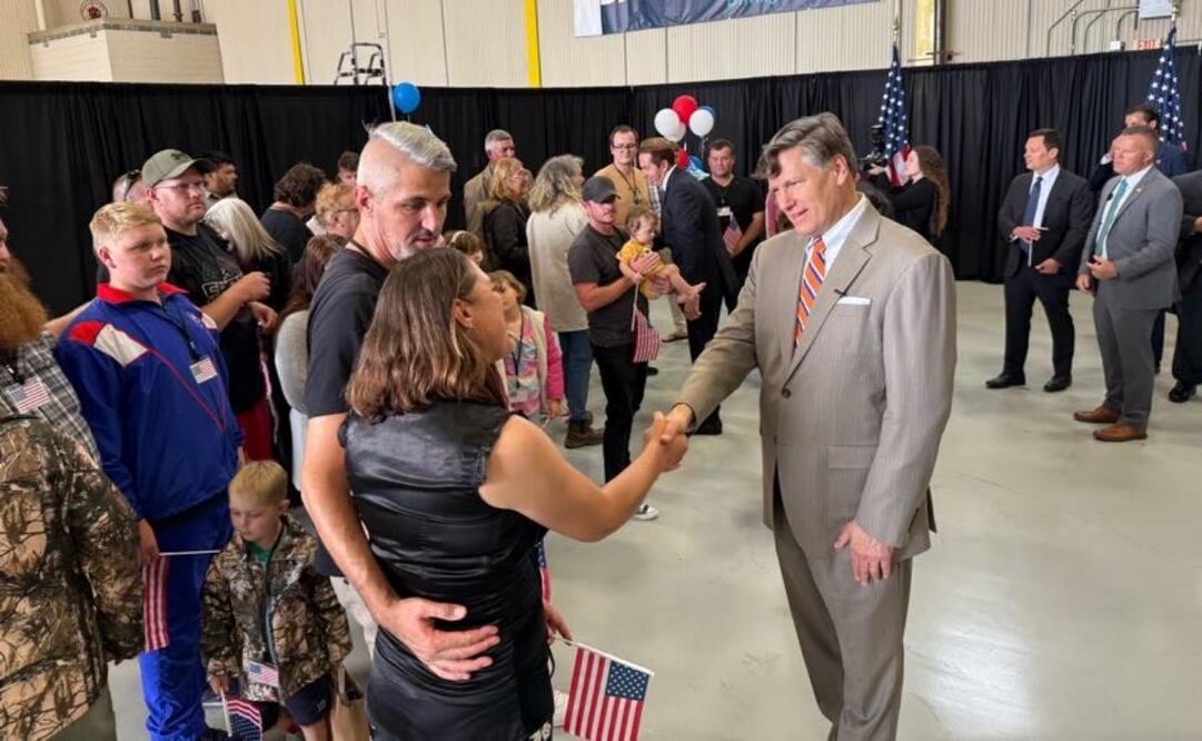 El gobierno de Trump recibe en EU al primer grupo de refugiados sudafricanos blancos (12/05/2025). Foto: X @StatePRM