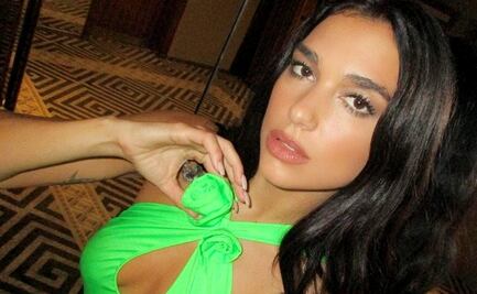 Dua Lipa se luce con sexy corset con estampado de camuflaje