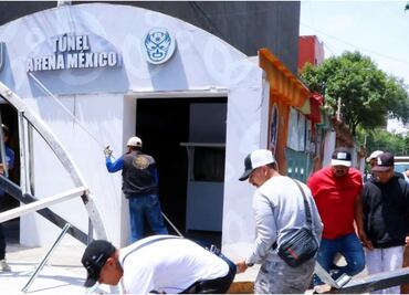 Demuelen “Túnel de la Lucha” ubicado afuera de la Arena México; afirman que vulnera el derecho al libre tránsito