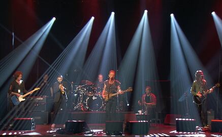 Reabren el Bataclan con medidas extremas de seguridad