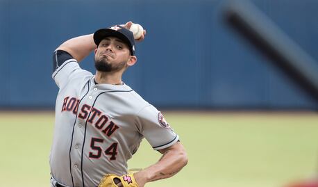 Roberto Osuna  dio propinas de 200 dólares en su visita a Monterrey