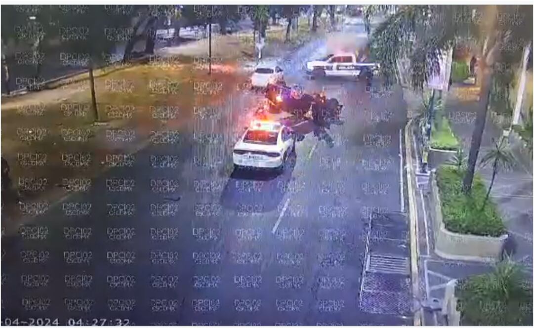 Volcadura en calzada Zaragoza. Foto: Especial