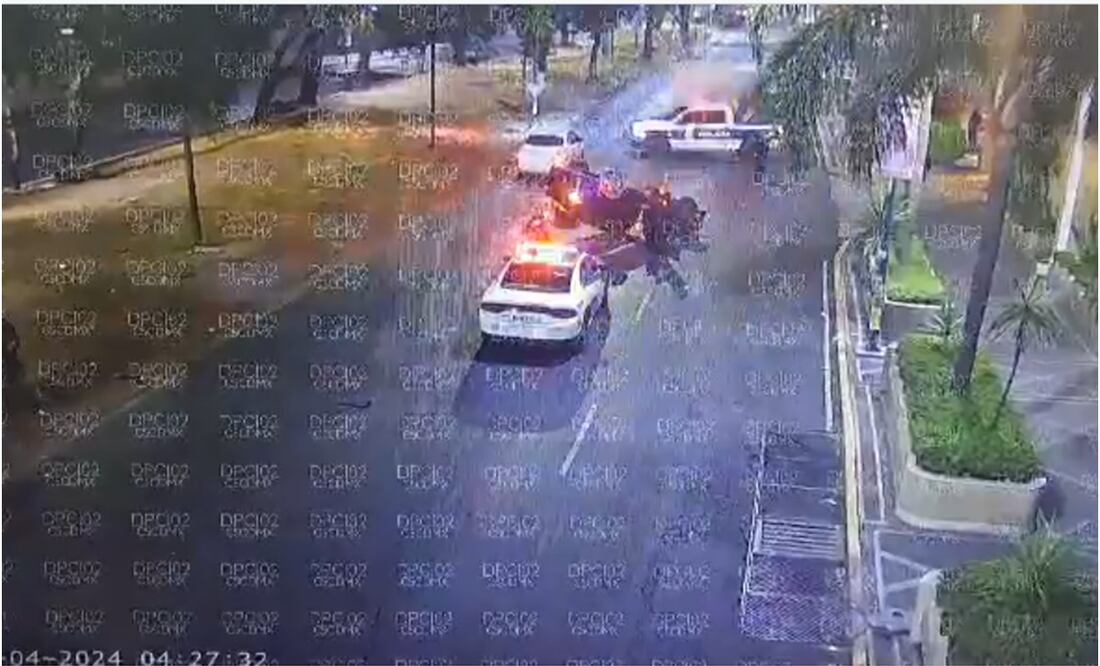 Volcadura en calzada Zaragoza. Foto: Especial