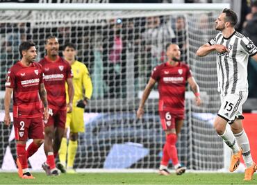 Juventus rescata un empate agónico frente al Sevilla