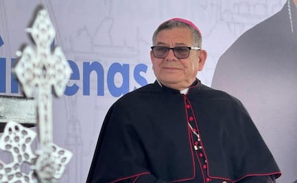 Nuevo obispo de Tampico, Tamaulipas, llega abordo de una lancha; asumirá el cargo este jueves