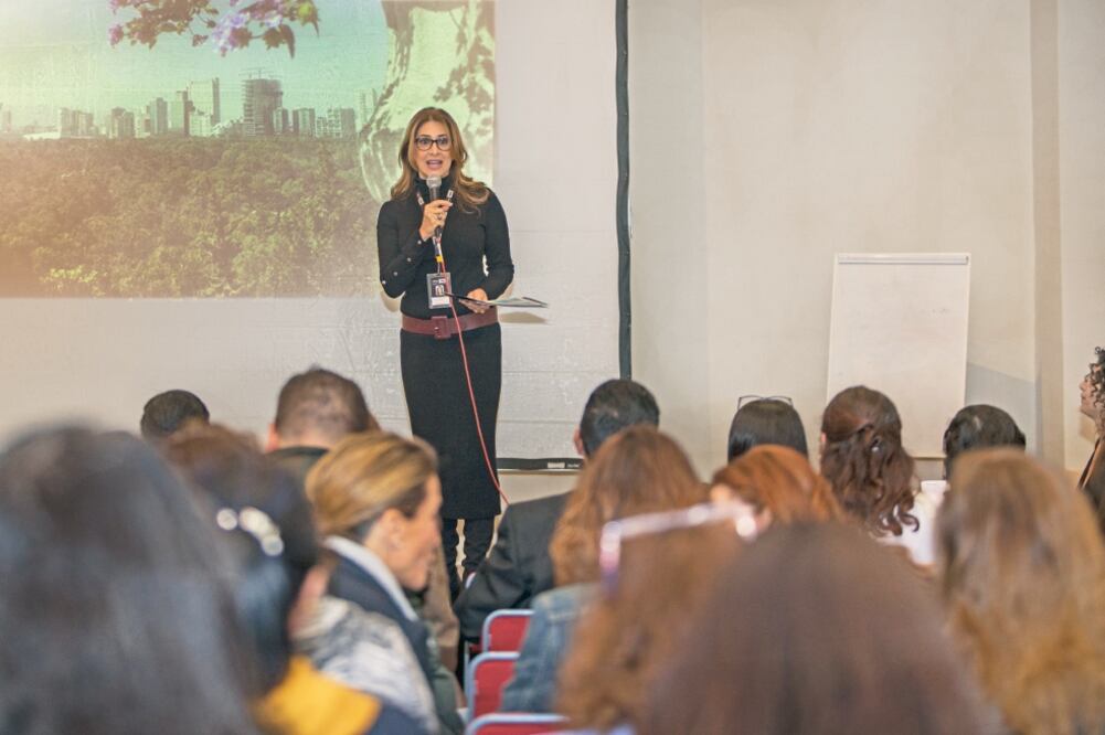 Victoria Nakash, directora de Implementación y Desarrollo de iShop Educació n , durante la inauguración del III Simposio de Pedagogía de la Era Digital (CAMILA MATA. EL UNIVERSAL)