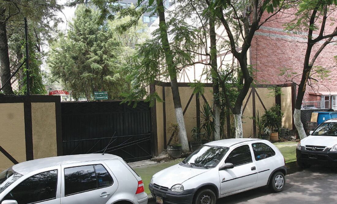 Los vecinos aseguran que en su colonia no hay mejoras; en cambio, las banquetas y el arroyo vehicular continúan en mal estado (ARCHIVO EL UNIVERSAL)