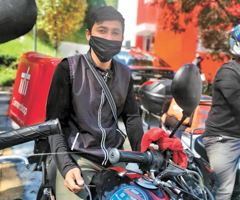 Los repartidores mantuvieron la economía en Huixquilucan. Rebeca Jiménez/EL UNIVERSAL