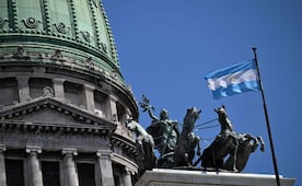 Congreso de Argentina aprueba reforma laboral de Milei; marca giro en derechos laborales