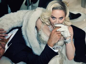 Madonna se divierte "en la cama" con Alberto Guerra