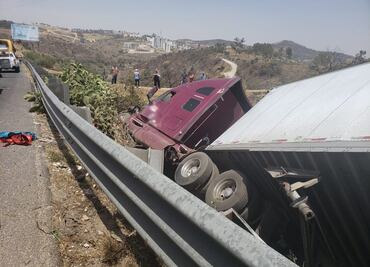 Suman 7 muertos tras volcadura en Chamapa-Lechería; 2 eran niños