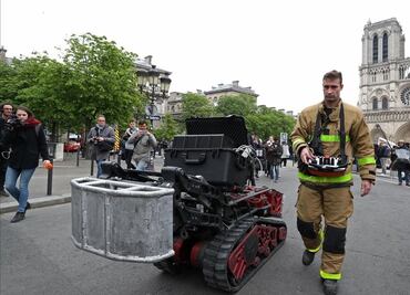 "Colossus", el robot bombero que ayudó a controlar el incendio en Notre Dame
