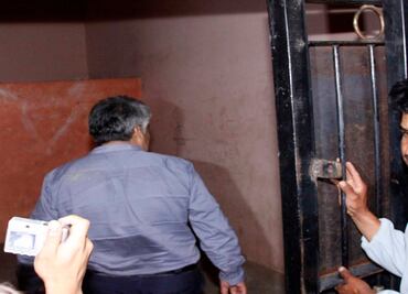 Retienen a dos funcionarios en Hidalgo por incumplimiento de servicios