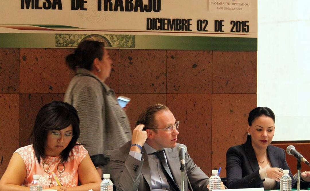 En la imagen, la comisión encargada del dictamen de ley sobre la secretaría de cultura. FOTO: Lucía Godínez/EL UNIVERSAL.