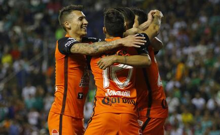 Pachuca remonta y vence al León