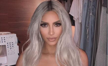 Kim Kardashian muestra sus curvas en foto semidesnuda
