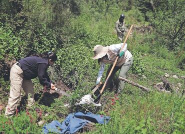 “Es como buscar una aguja en el Ajusco”; acompañan 200 personas a madre de Ana Amelí en Pico del Águila