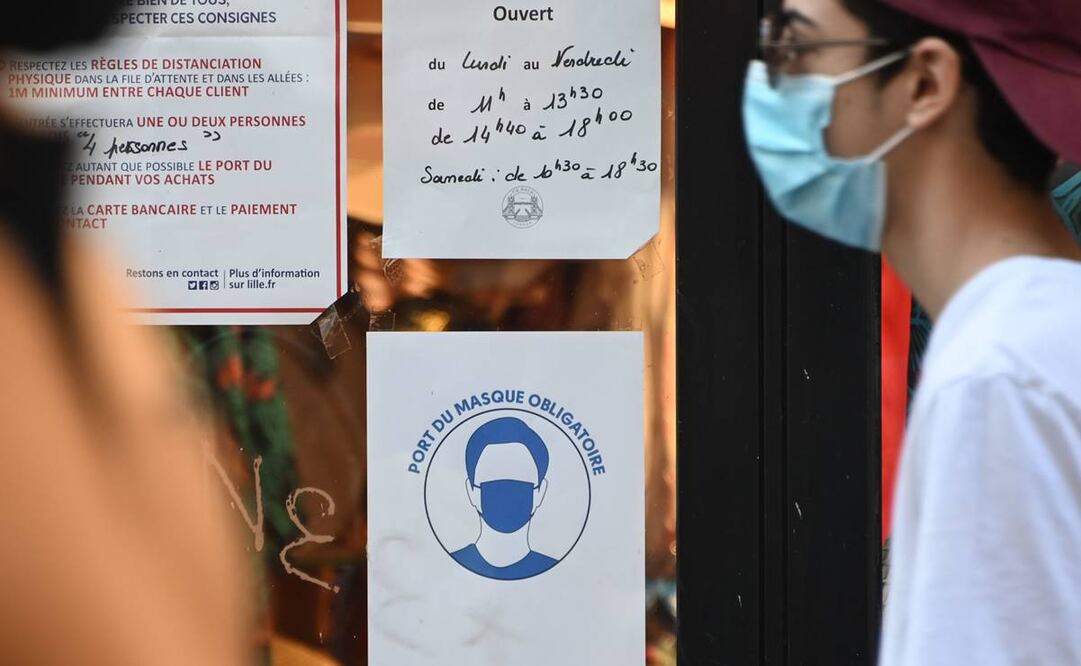 Uso de mascarilla para evitar contagios de coronavirus en Francia (Foto: AFP)