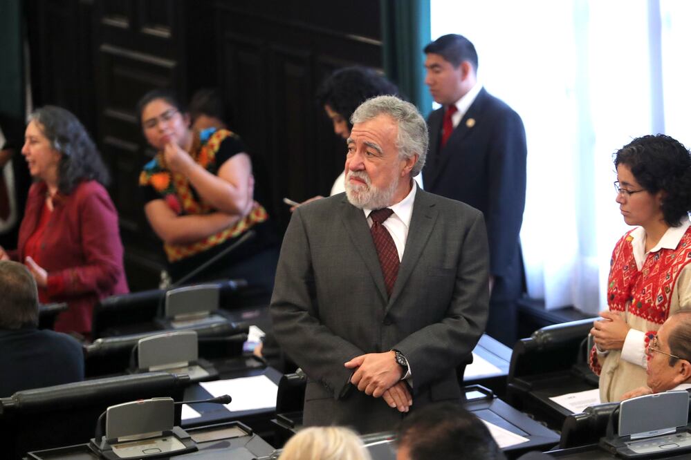 Encinas dice hasta pronto