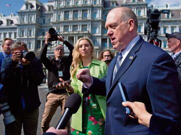 “Las ciudades santuario son nuestra prioridad”, advierte el zar fronterizo de EU; tiroteo en Nueva York reaviva debate