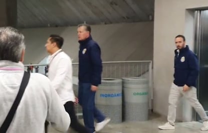 El hijo de Ricardo Peláez se viste como chiva, pero...