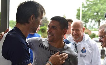 Porto confirma la contratación de Maxi Pereira