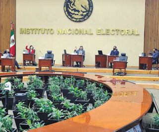 Impugnan acuerdo de INE por postulación paritaria