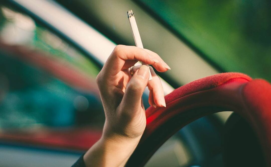 Conoce algunos consejos para evitar el olor a cigarro dentro de tu auto. Imagen: Unsplash