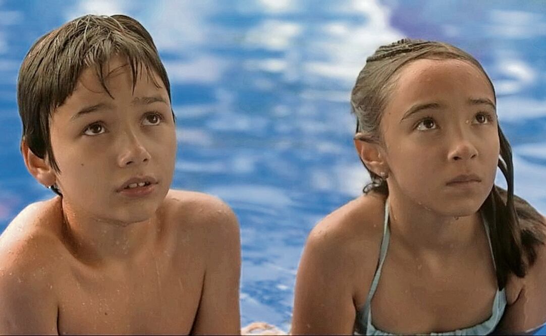 Antonio Viña y Sofía Quezada Amaro interpretan a un par de niños que son vecinos y que descubren juntos el sentimiento del amor. Foto: Mandarina Cine