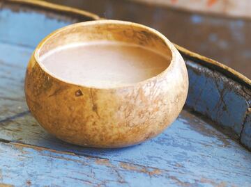 Blessed pulque, sweet woe, why remain so afar? Come, close!