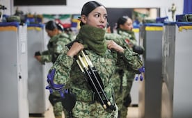 Destacan en desfile valor de las fuerzas armadas