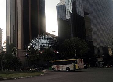 BMV cierra con alza de 0.77%