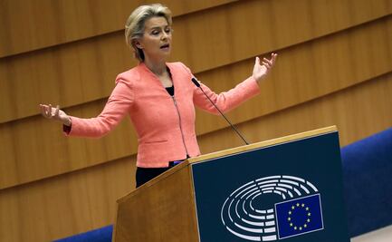 Manifestantes finlandeses acusan a presidenta de la Comisión Europea de permitir el genocidio en Gaza