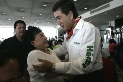 Carmen Salinas sugiere a Héctor Yunes cuidarse de Morena